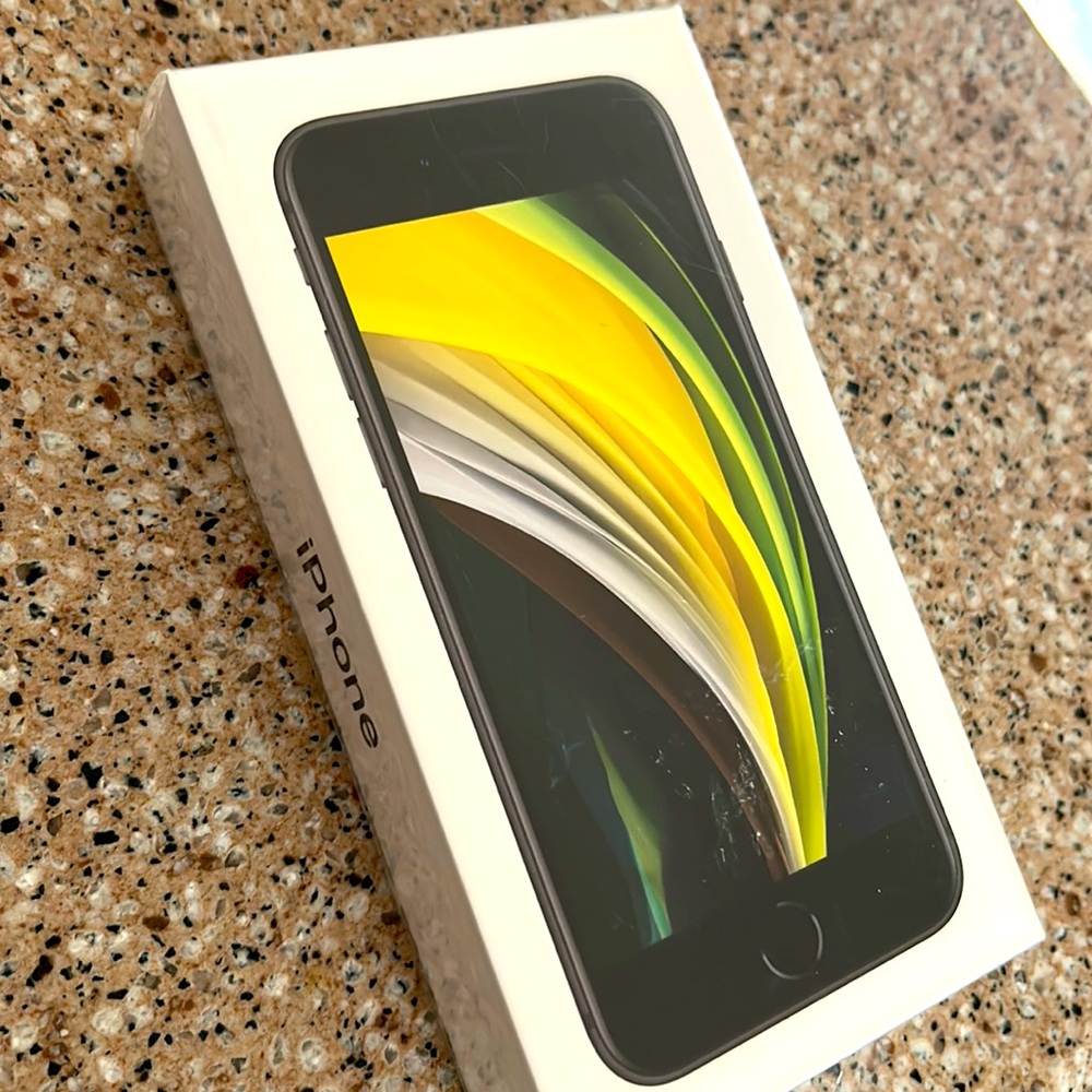 iPhone SE, black, 64GB new, original packaging, never been opened